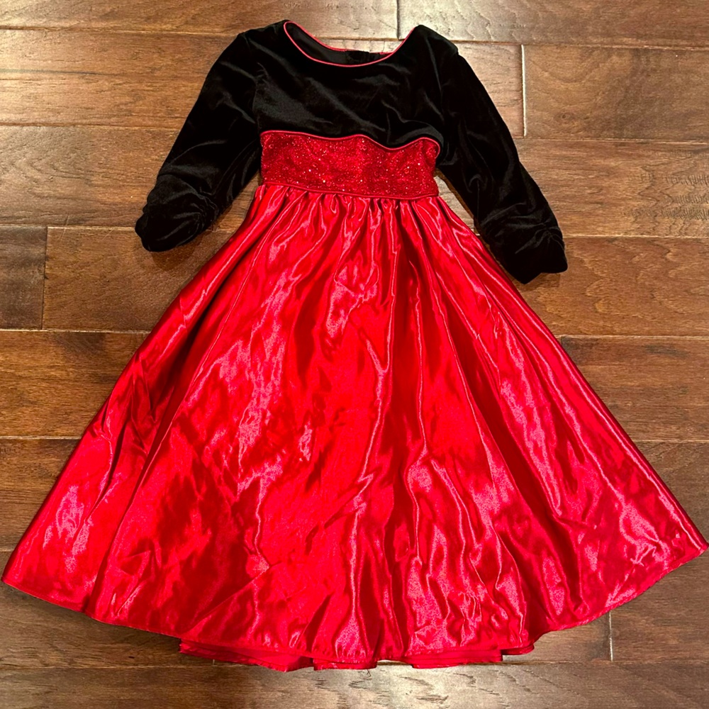 Girl’s fancy holiday dresss